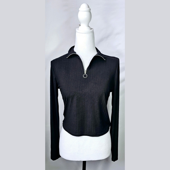 Large Black Longsleeve Collard Top - Picture 1 of 4